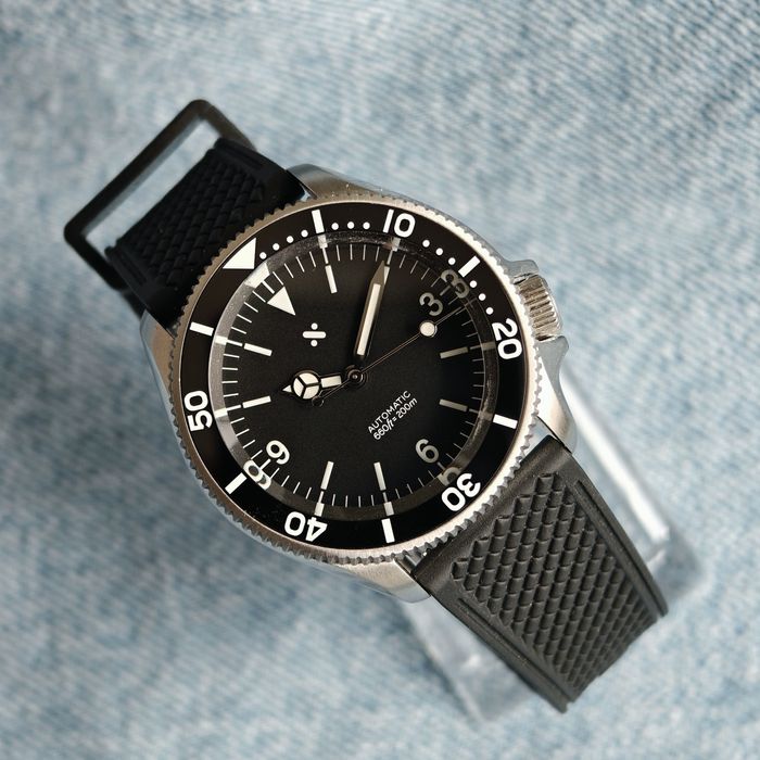 Seiko Mod Explorer SKX013 Mecaquartz VH31
