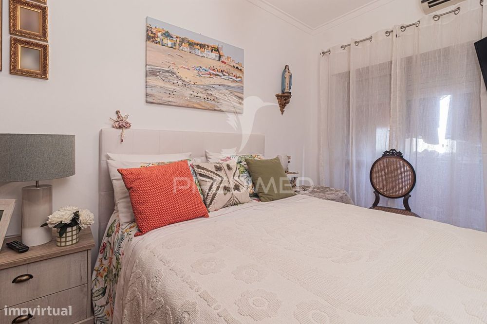 Apartamento T2 Remodelado | Muito Soalheiro | Cruz de Pau | 75 m²