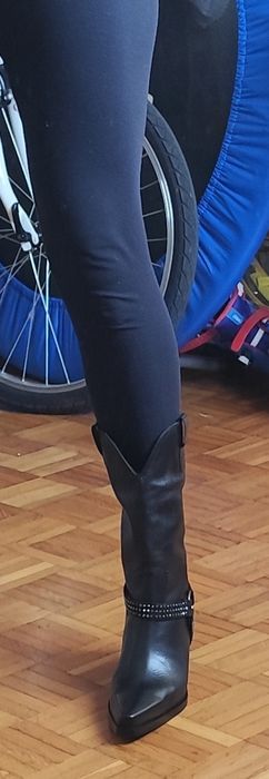 Botas couro pretas