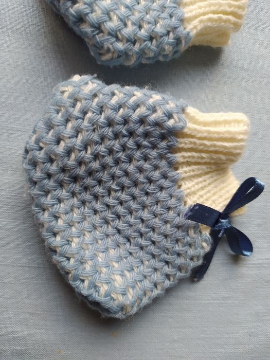 Botas/sapatos em tricot azul e branco menino recém nascido