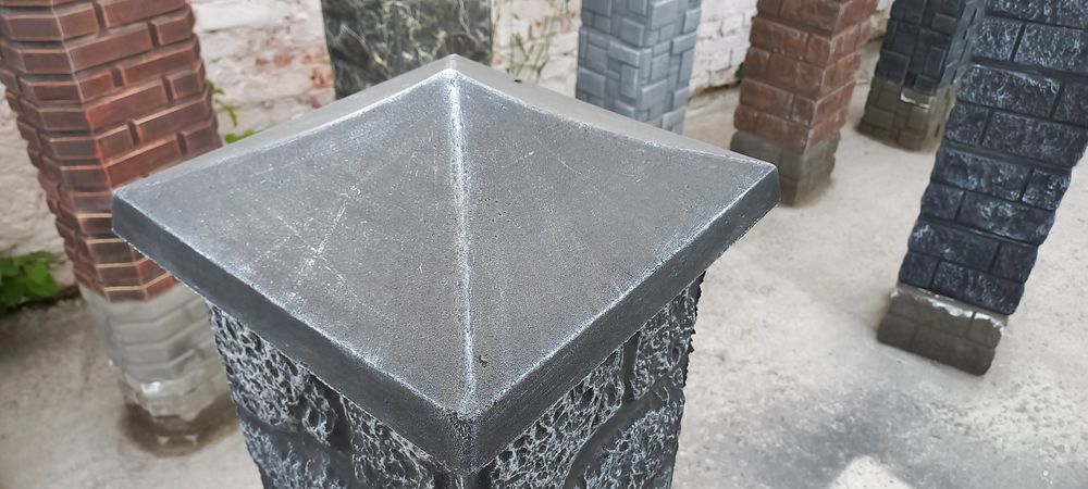 Дашки на паркан, накриття на стовбець, парапети власне виробництво.