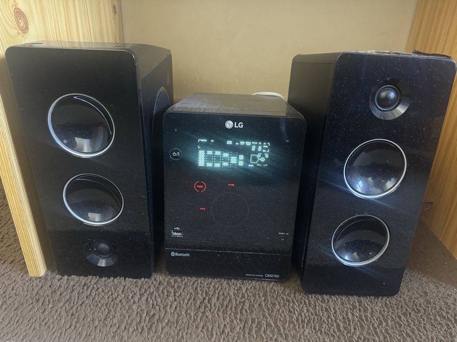 Vendo TV LG de 43 polegadas e sistema LG