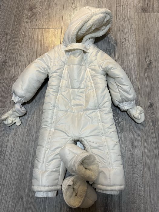Продам білий теплий комбінезон 74-80 р