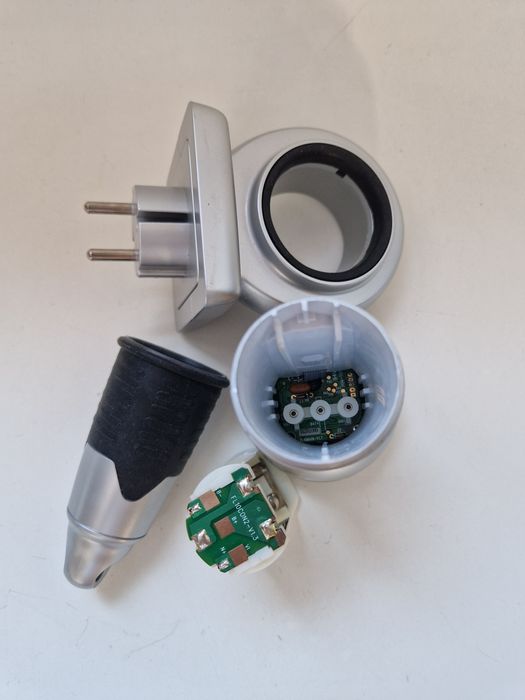 Latarka Led z adapterem do ładowania