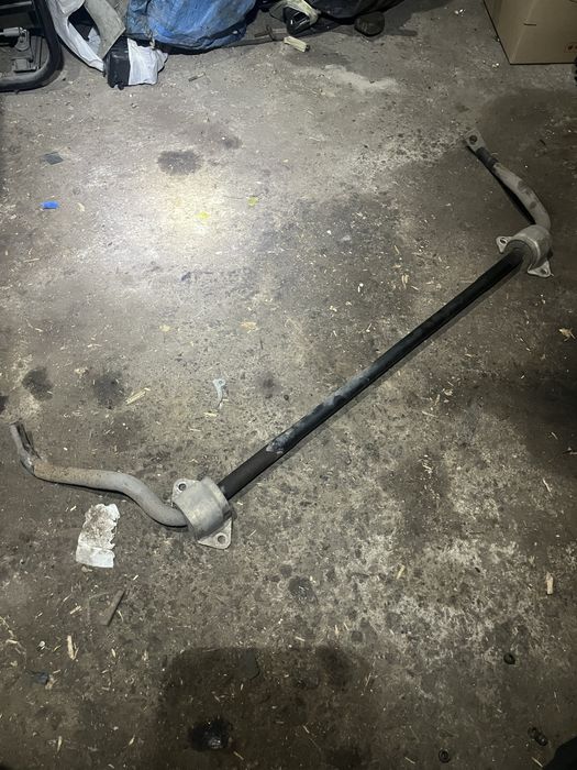 продам передний стабилизатор бмв е46 под 4 цилиндровый двигатель