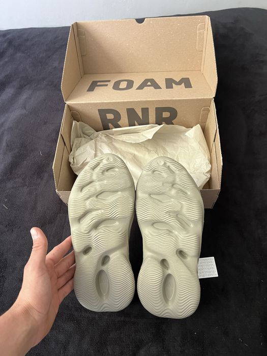 Yeezy Foam Runner Stone salt r.44,5