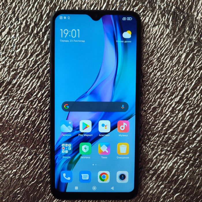 Redmi 9  NFC 4+1/64 гарний стан