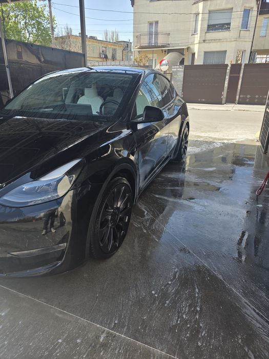 Tesla Y Performance