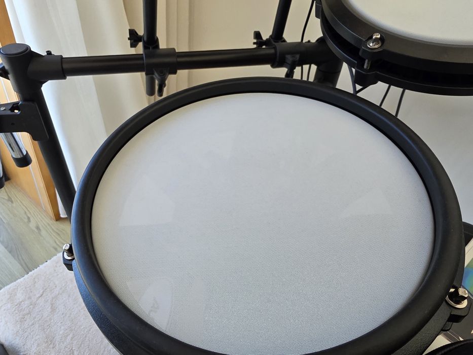 Bateria Alesis Nitro Max