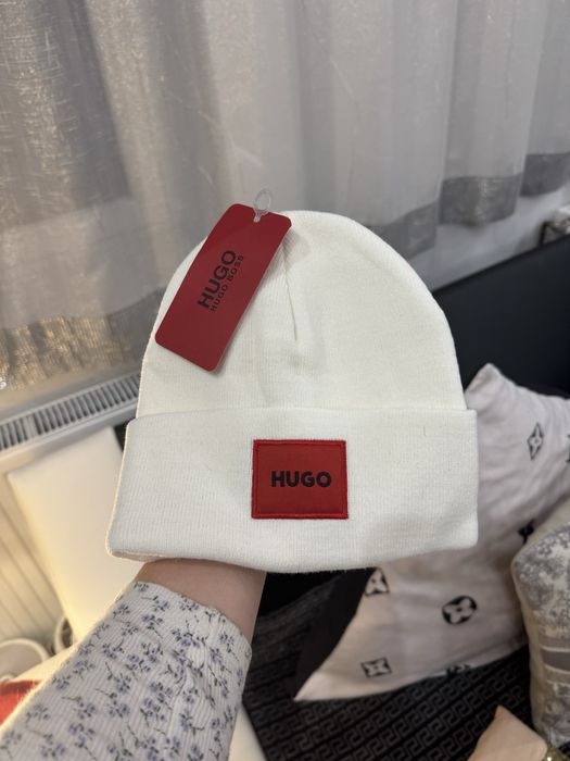 Hugo zimowa biala czapka
