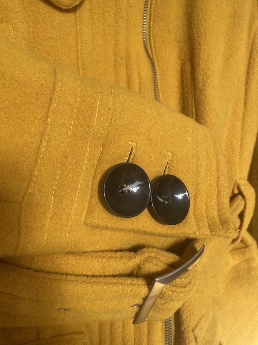 Płaszcz wełniany Cache Cache z paskiem i kołnierzem żółty