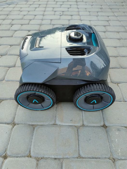 Robot odkurzacz basenowy