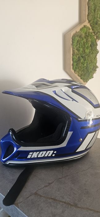 Kask motorowy ze szczęką, hulajnoga