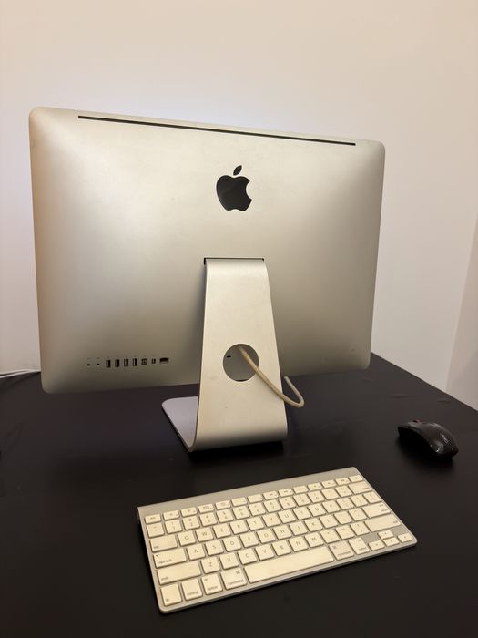 Apple iMac 21.5 , Mid 2010, 8gb, 500gb - Funcionando Perfeitamente