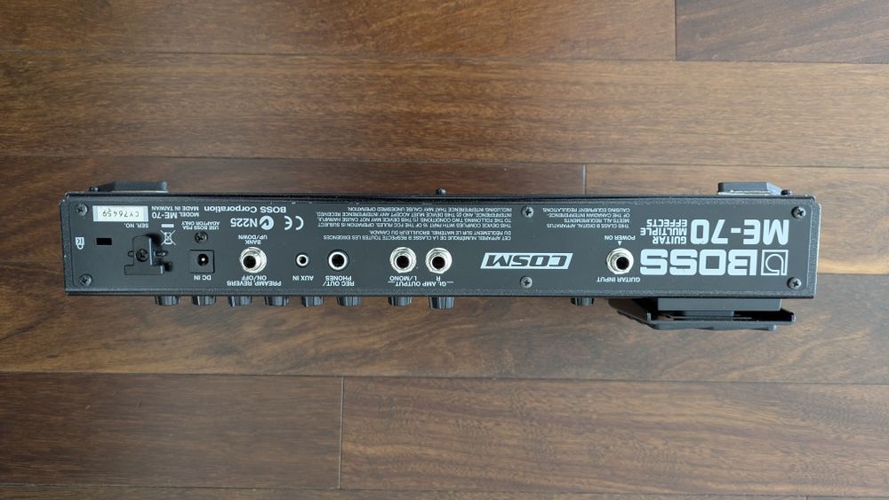 Unidade multiefeitos BOSS ME-70 + Rockbag by Warwick