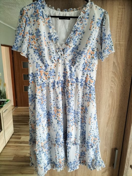 Zwiewna sukienka w kwiaty (L)