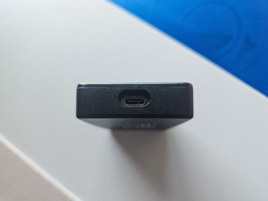 Adaptador Wireless 2-em-1 Ottocast (Apple CarPlay / Android Auto)