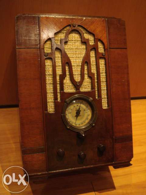 Radio antigo a valvulas ZENITH  a trabalhar