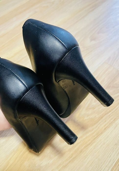 Жіночі туфлі Clarks, розмір 39 — як нові!