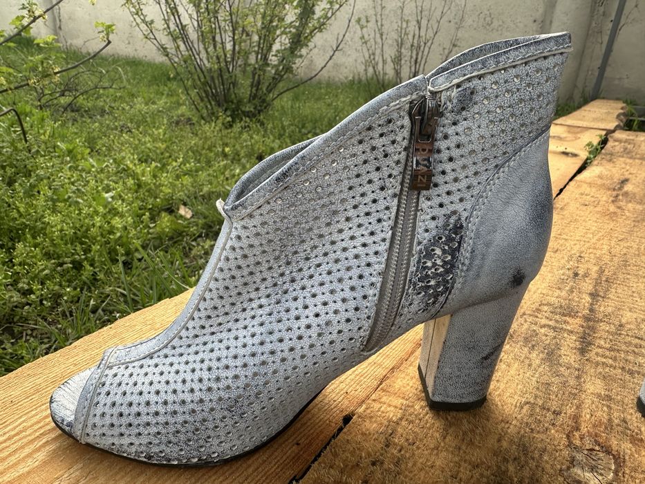 Продам ботильони