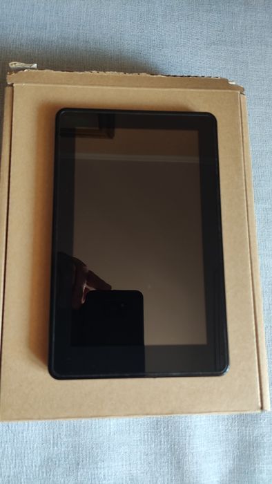 Планшет читалка Amazon Kindle Fire.