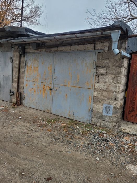 Продам капітальний гараж