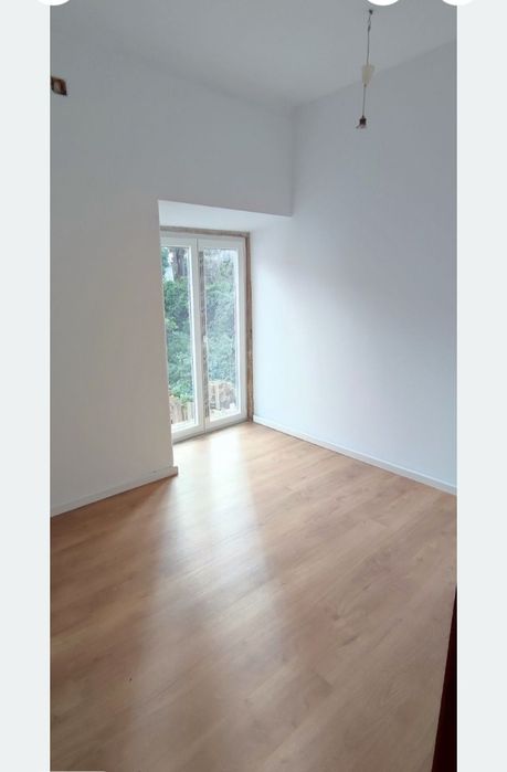 Aluga-se  T3+1 em Colares