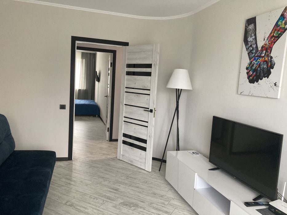 2-к центр,ЛЮКС,Грушевського,66,подобово,5 спальних,док.СМАРТ,біля парк