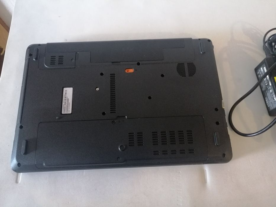 Portatil Acer E1-571g
