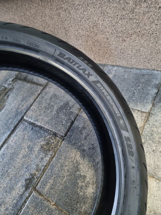 Мотошина Bridgestone Battlax Hypersport S22f  120/70 R17 2023 Рік