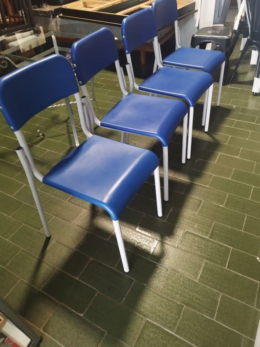 4 cadeiras  desocupar 45€