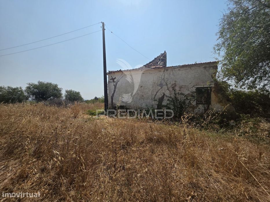 Terreno com Ruína para Reconstrução, Casével – Santarém