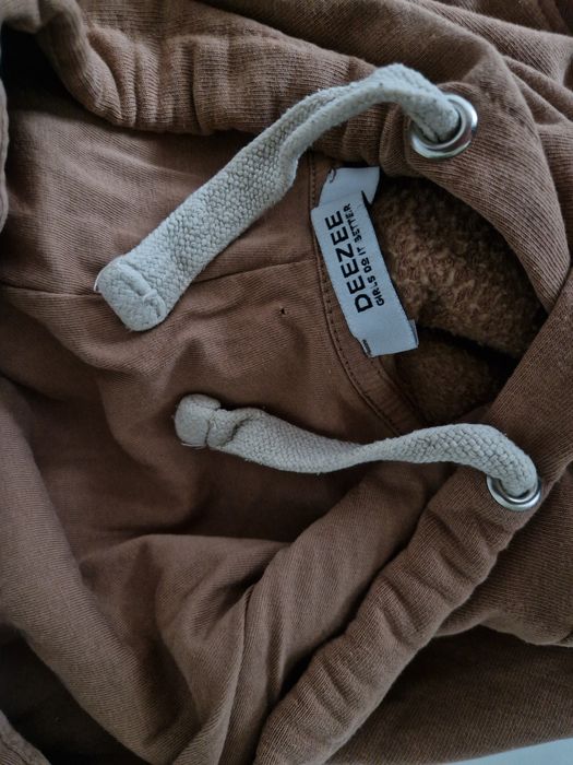 Krótsza bluza camel gorsetowa kaptur jesienna Deezee