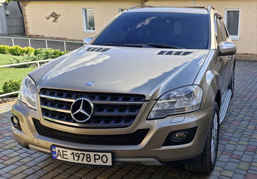Mercedes ML500 Мерседес МЛ500 4матик 5.5 газ/бензин 2010 год
