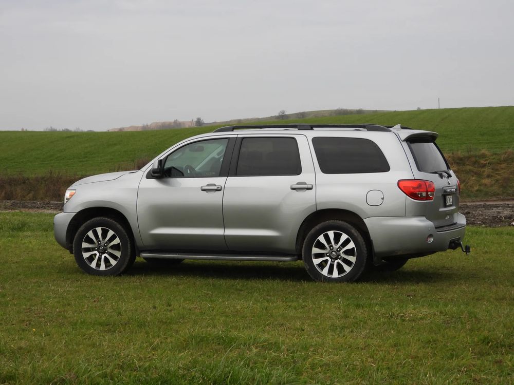 Toyota Sequoia