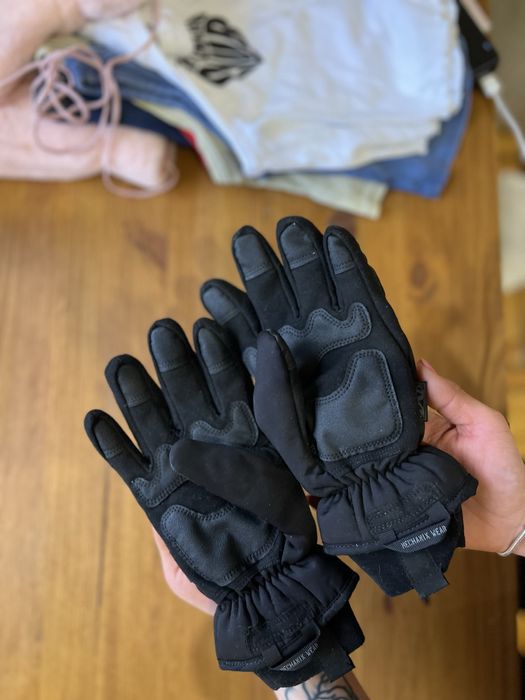 Розпродаж нових та б/у речей пишіть в лс , є більше