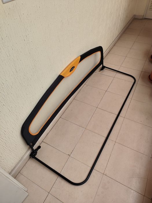 Suporte de segurança de cama para bebé