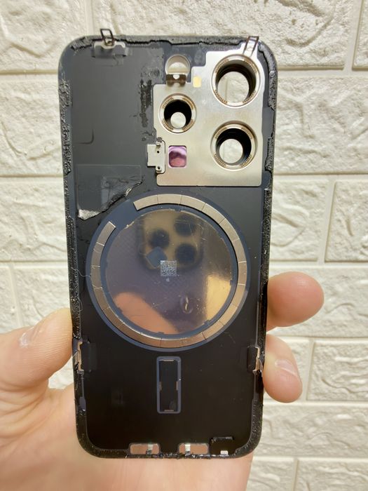 Задня кришка Iphone 15 pro Original цвет натуральный титан