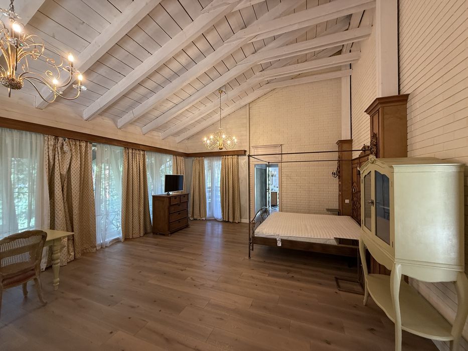 Дом 300 кв.м, Романков, Закрытый КГ, Бассейн