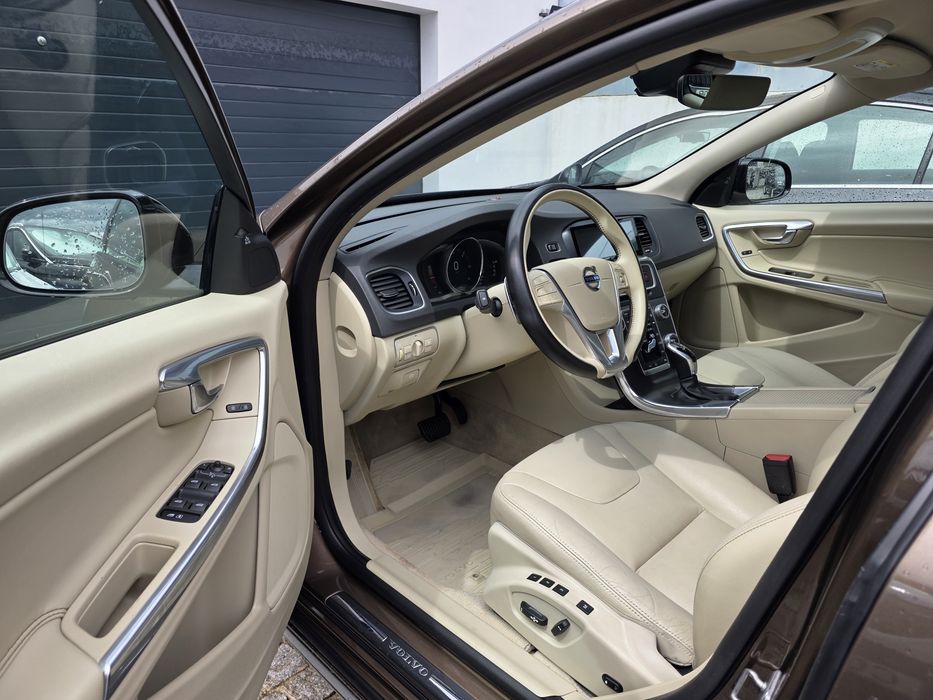 Volvo V60 Cross Country 2.0 D4 Pro Full Extras