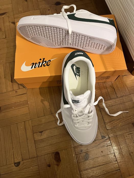 Sapato tenis nunca