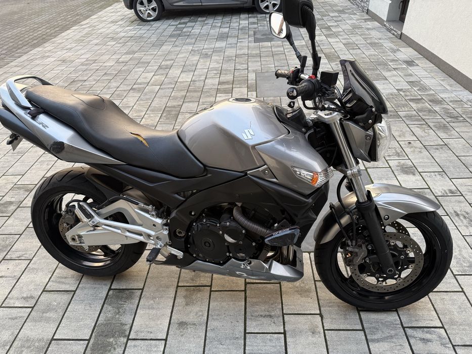 Suzuki gsr 600 lekko uszkodzony
