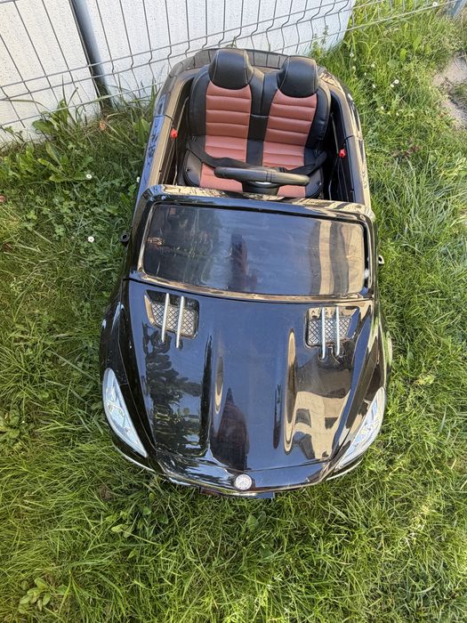 Samochód dziecięcy na akumulator Mercedes AMG SL65