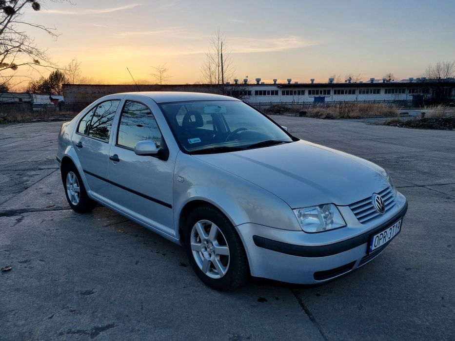 Volkswagen Bora 1.6 benzyna 2000r