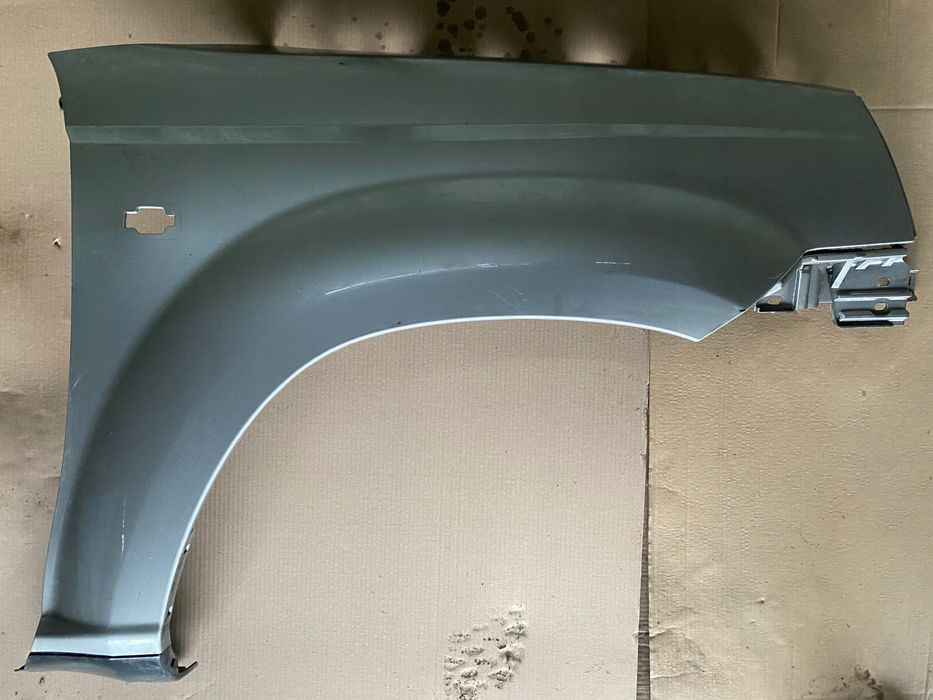 nissan x-trail t30 błotnik prawy przód