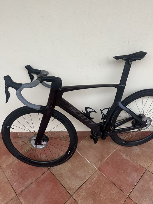Bicicelta de estrada de carbono scott