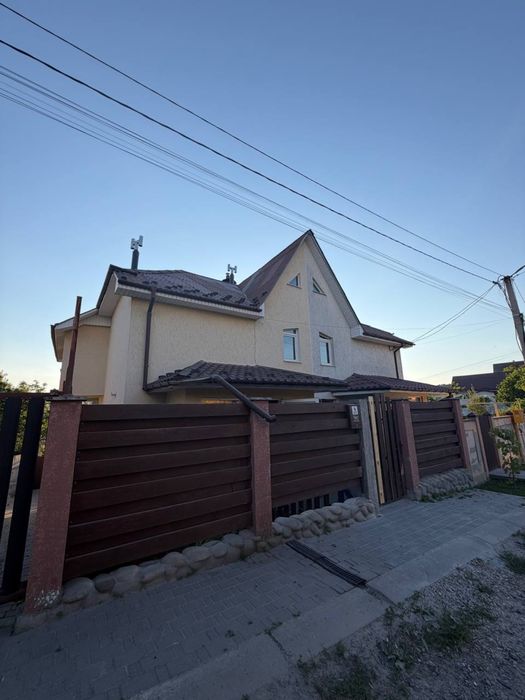 оренда будинку в Лєзнєво