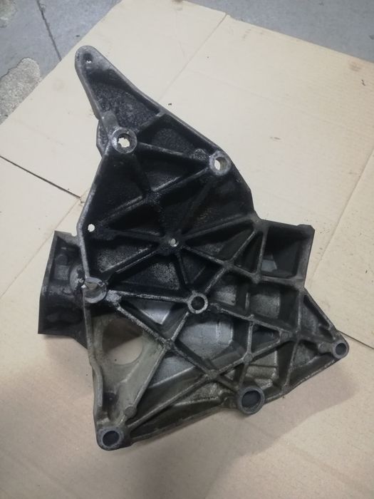 Podstawa alternatora sprężarki klimy 1.8 tdci Focus mk2 i C-max