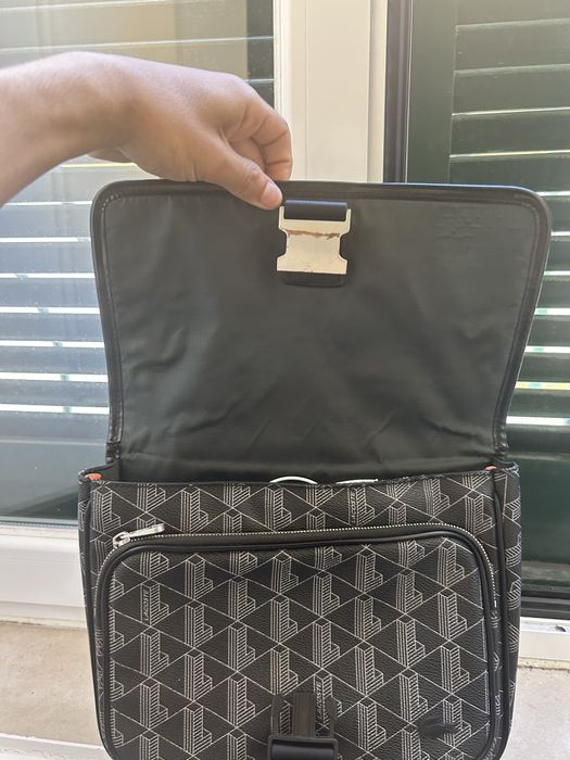 Bolsas Lacoste.
