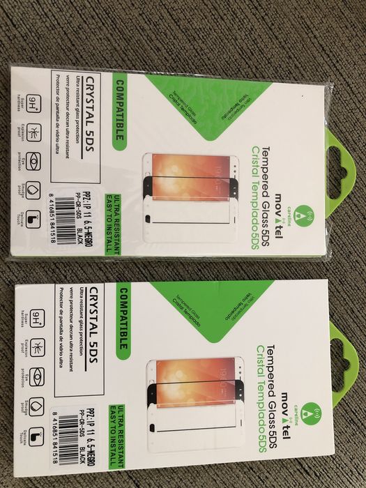 2 proteções de écran iPhone 11 6.5 inch novas!